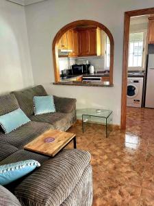 2 bed house close to beach