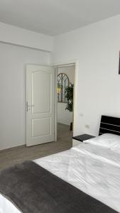Divine Gold Sea View Apartment