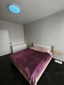 Smart Plaza Modern Urban Apartment - Світла квартира з вражаючим видом біля метро