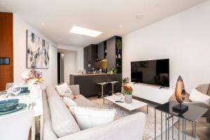 Designer Stay at Kings Cross Gasholders with Balcony
