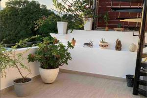 301 Lovely colonial unit with rooftop terrace