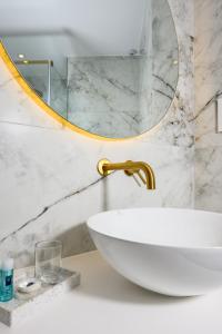 XVI Suites - Adults Only