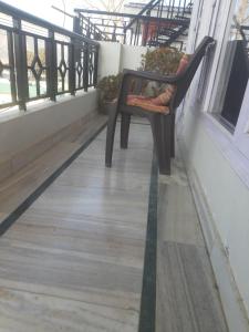 Superb Homestay -2bhk-only Couple & Family friendly prime location-Easy access to Mall Rd-city view