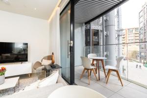 Designer Stay at Kings Cross Gasholders with Balcony