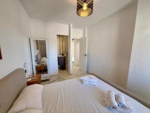 Sunny-Terrace Apartment in Los Altos