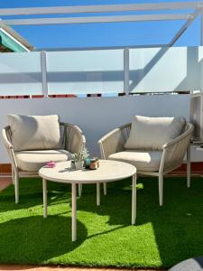 Sunny-Terrace Apartment in Los Altos