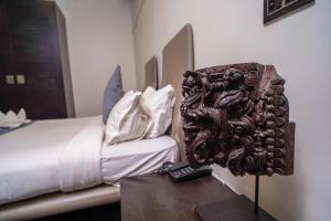 THE SLATE HOTEL - Nungambakkam, Near Khader Nawaz Khan Rd & US Consulate
