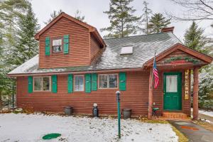 All-Season Family Retreat with Dock on Loon Lake!