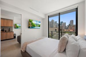 501 First Miami Worldcenter by Palermo Home Miami