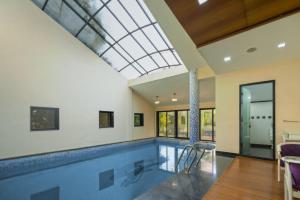 Luxuries Villa along with lake view & indoor pool