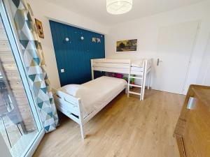 Panorama sur les montagnes, maison au calme