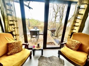 Charming House in Old Town- Private Garden & BBQ