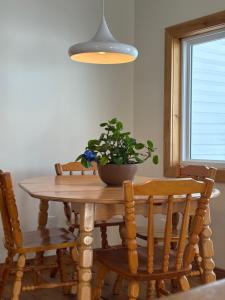 Chic refuge sur le bord de leau et des sentiers motoneiges!