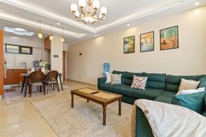 Enzi Heights 2Br, Gym, pool, near JKIA