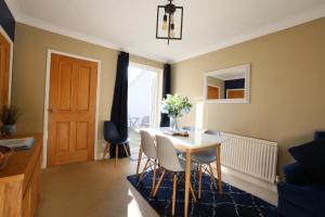 Dog-Friendly Seaside Cottage for 5 by Pakefield Beach