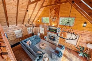 Theater - Gameroom - Firepit - Hot Tub