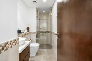 Cozy 1BR Vera Damac in Business Bay with Pool & Gym access