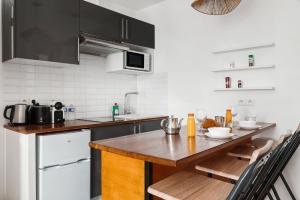 586 Duquesne Charming Apartment in Paris 7th