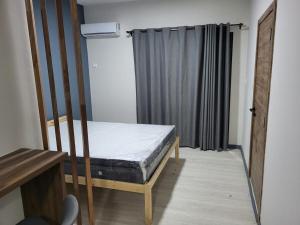 1 bed 9 mins walk from beach