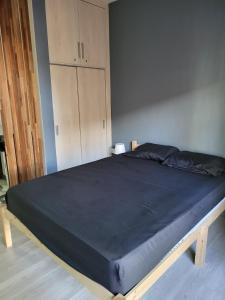 1 bed 9 mins walk from beach