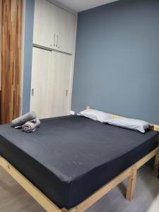 1 bed 9 mins walk from beach