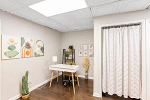 Sun-Filled and Spacious One-Level Buckhead Oasis