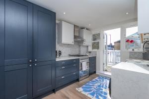 Bright Modern 1BDR Apt with Garden and Balcony