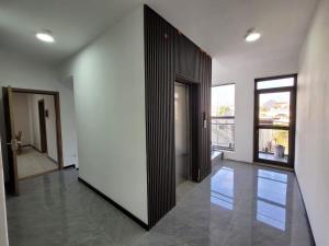 2 Bed 9 mins walk from beach