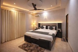 Hotel Atlantiis Suites Near Temple Varanasi
