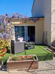 Chez Catherine et Joël "chambre avec piscine et cuisine dété"