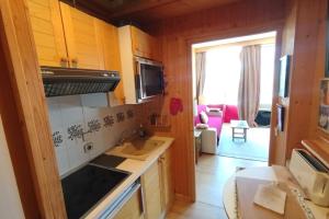 Studio with balcony and parking in Megève