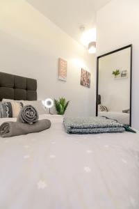 Bank Street Apartments