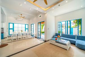 Blue Lagoon villa - 4 BRs - Private pool- Walk to beach