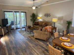 Updated 2 BR | Central Location | 2 Pools & Hot Tub | FREE TICKETS INCLUDED - FHD-18
