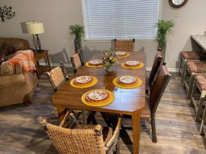 Updated 2 BR | Central Location | 2 Pools & Hot Tub | FREE TICKETS INCLUDED - FHD-18