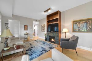 Finlayson Reach Luxury Bear Mountain Condo Views Patio & Amenities