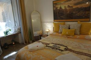 A bridge to the Coliseum