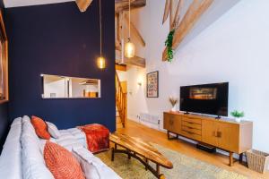 Stylish 1BDR Duplex Loft Piccadilly
