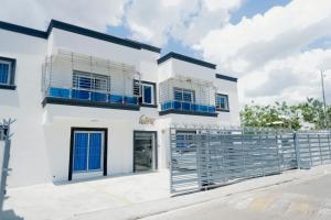 Stylish Luxury Balcony Fast WiFi Parking