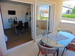 Holiday apartment in Punat with loggia, air conditioning, WiFi, washing machine 4534-1