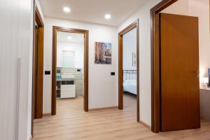 2 min Metro - Sleeps 7 - 2 BR - 2 baths