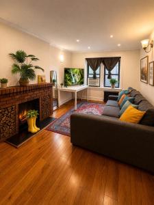 Flatiron Bright 1BR with living room, Top Floor Best location in FANCY Manhattan