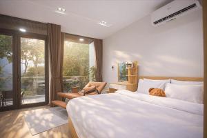 Board & Beyond House