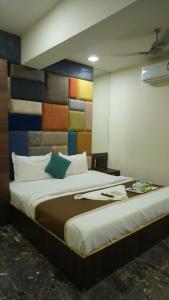 Near Beach HOTEL - VERSOVA INN