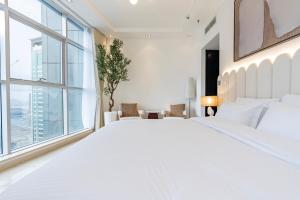 SkyView Signature 2BR - Ain Eye, Marina & Palm view