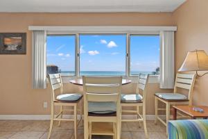 A-110, Pinnacle Port