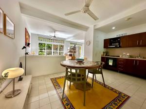 Calamari Homes - Centenario Casa 102 - Walled City