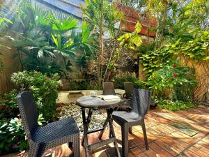 Calamari Homes - Centenario Casa 102 - Walled City