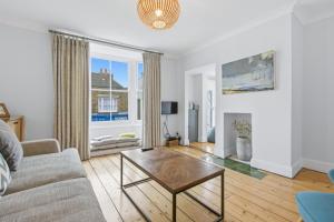High Street Apartment - Pass the Keys
