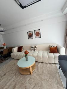 Modern Luxury 2BR at Shangri la